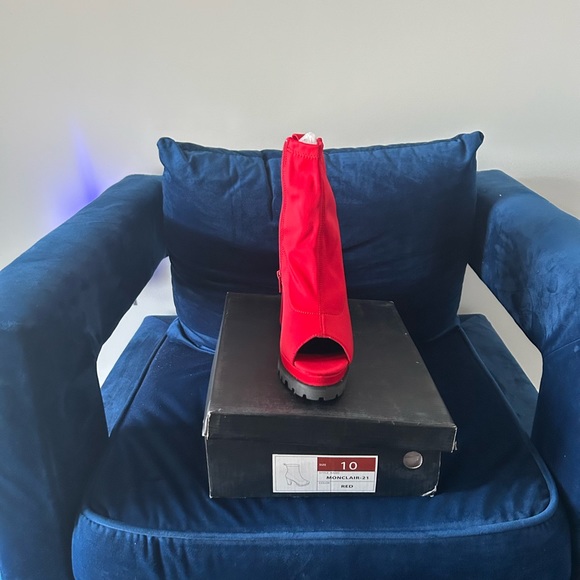 Red satin peep toe ankle boot - Picture 4 of 4